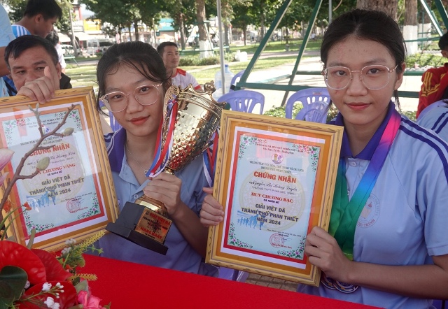 Phan Thiết tổ chức ngày chạy đầu năm và giải Việt dã chào Năm mới 2024