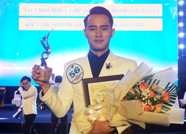 Trần Đức Thuần đoạt giải nhất cuộc thi tiếng hát Ngôi sao biển 2023