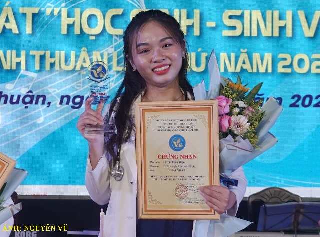 Lê Thị Hiền Diệu giành giải nhất Liên hoan Tiếng hát Học sinh - Sinh viên